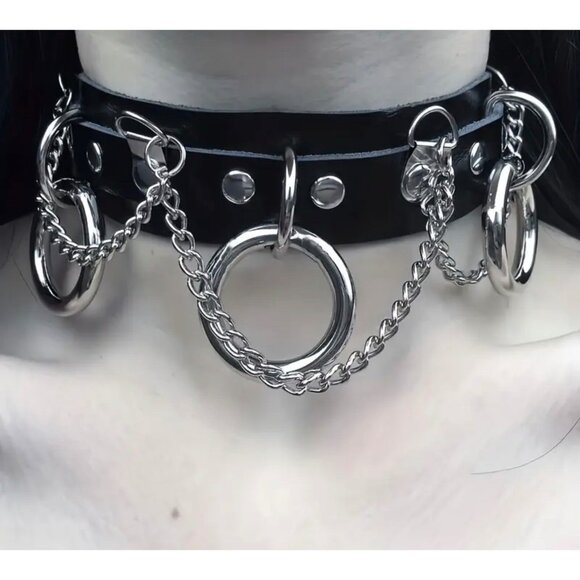 Adjustable Black PU Leather Choker*Metal Chains & O-Ring Detailing*Punk*Goth*New - Picture 1 of 3